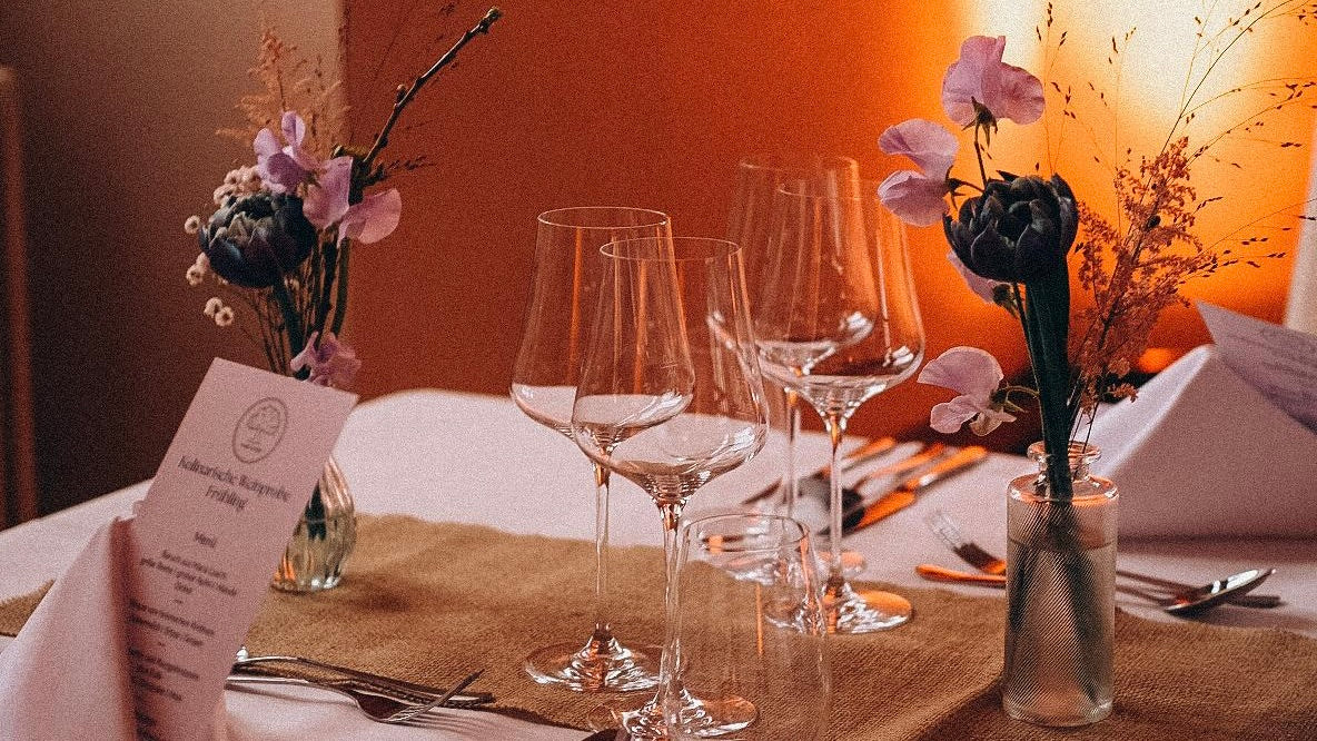 Kulinarische Weinprobe Sommer am 11. Juli 2025 mit Gastweingut Gut Hermannsberg